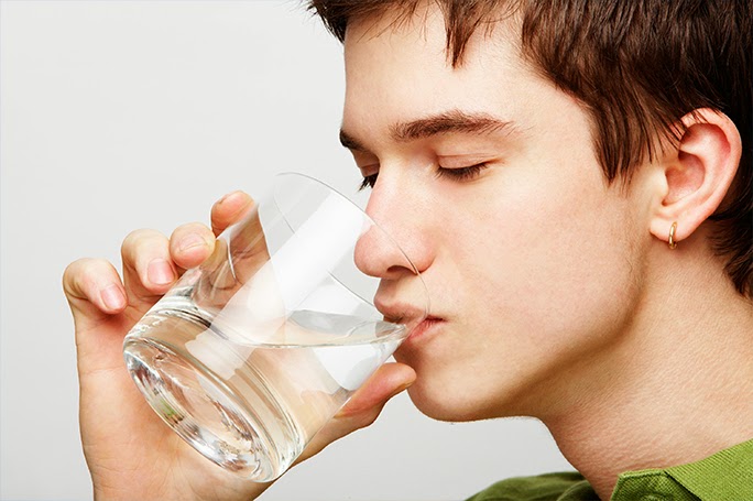 viêm phế quản nên uống nhiều nước