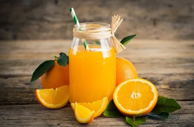 Tại sao đau dạ dày nên uống nước cam
