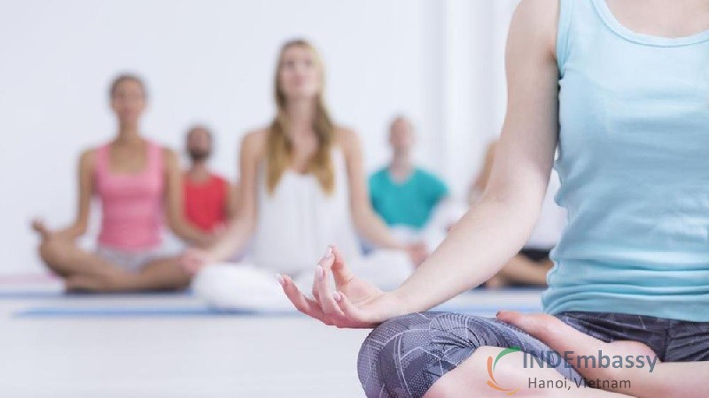 Bị gai cột sống có tập yoga được không